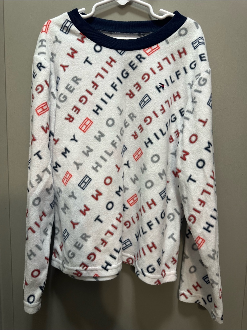 Tommy Hilfiger Size M (8/10) Polyester Fleece Pajama Top EUC